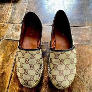 GUCCI slip on shoes Wonderful